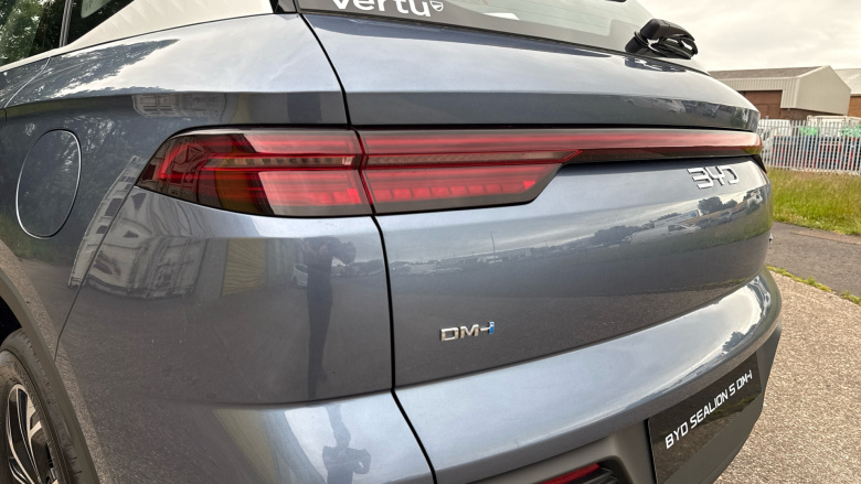 BYD Sealion 5 1.5 DM-i Design 5dr Auto Estate